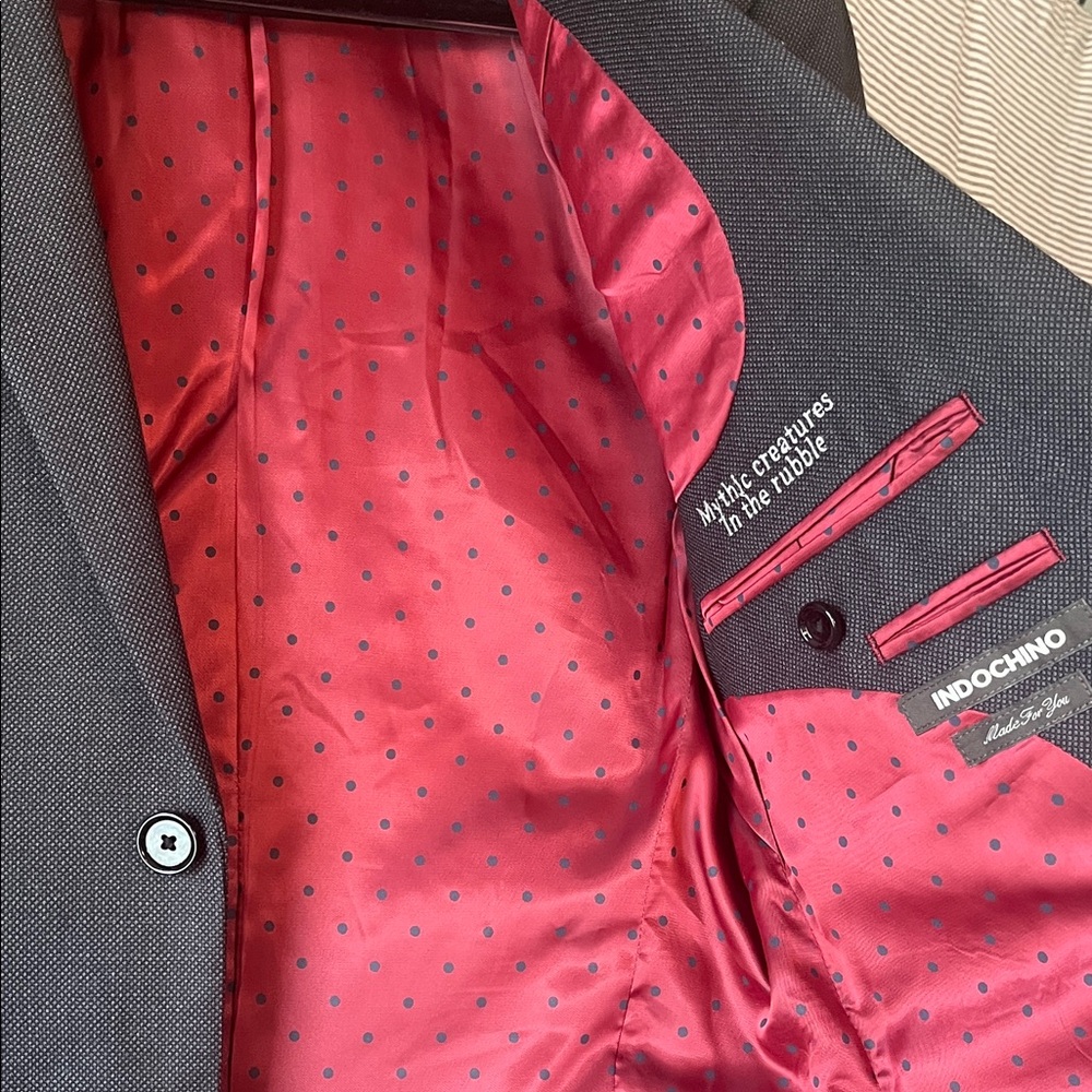 Custom Indochino charcoal wool suit. Silk burgundy lining. Jacket AND pants. - Picture 4 of 14